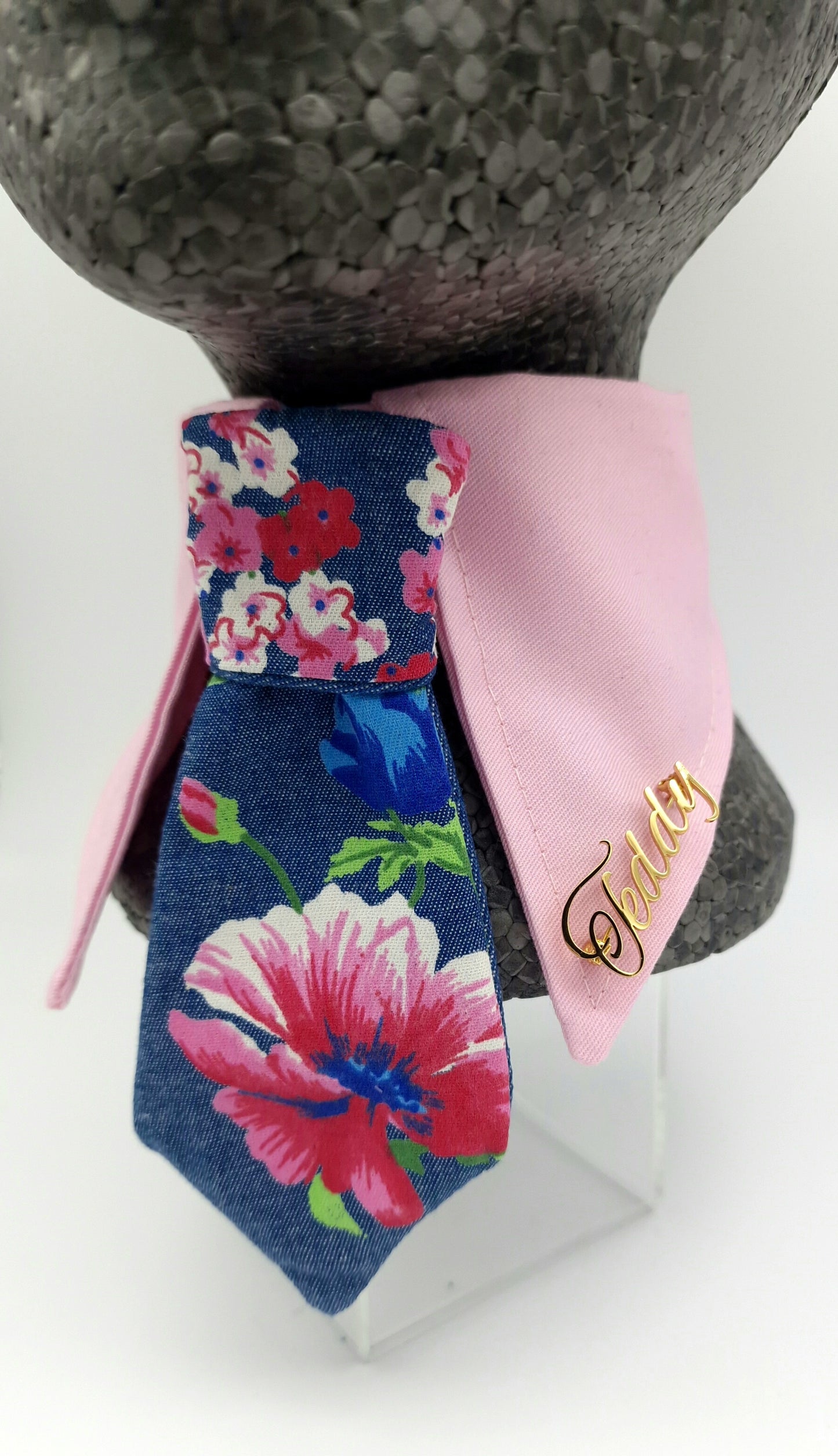 Personalised pin