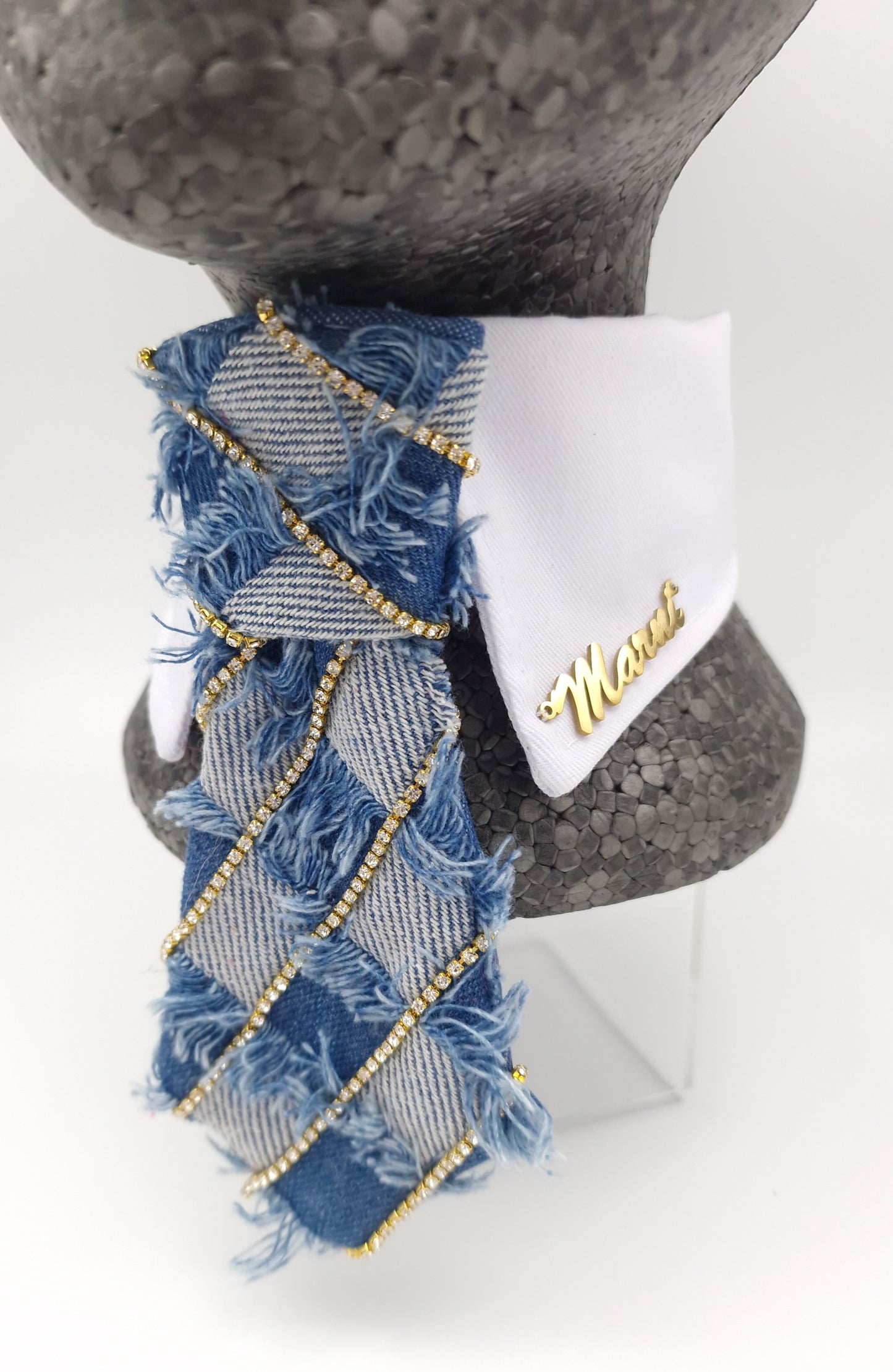 Shine like a diamond denim tie and collar - The interchangeable tie system