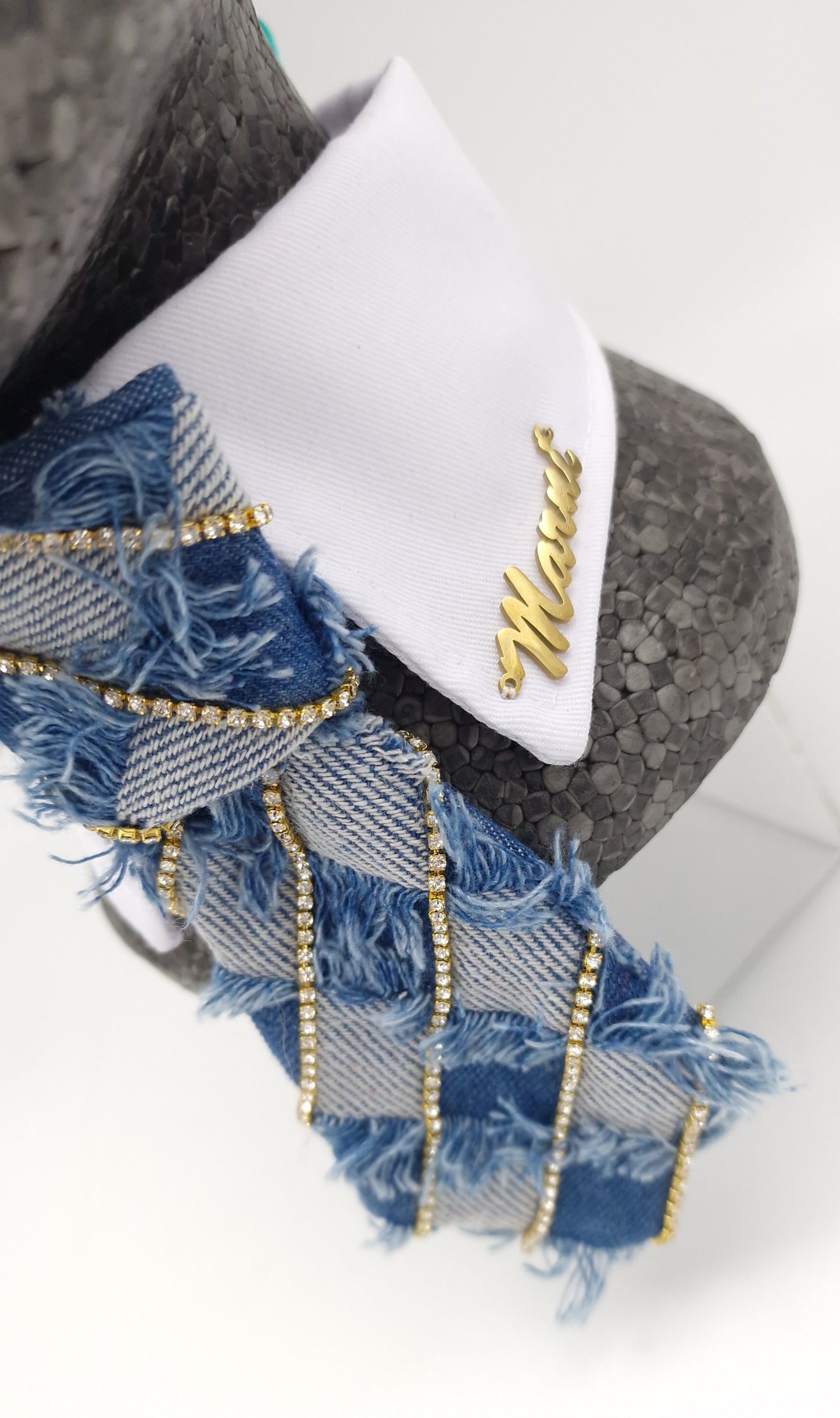 Shine like a diamond denim tie and collar - The interchangeable tie system