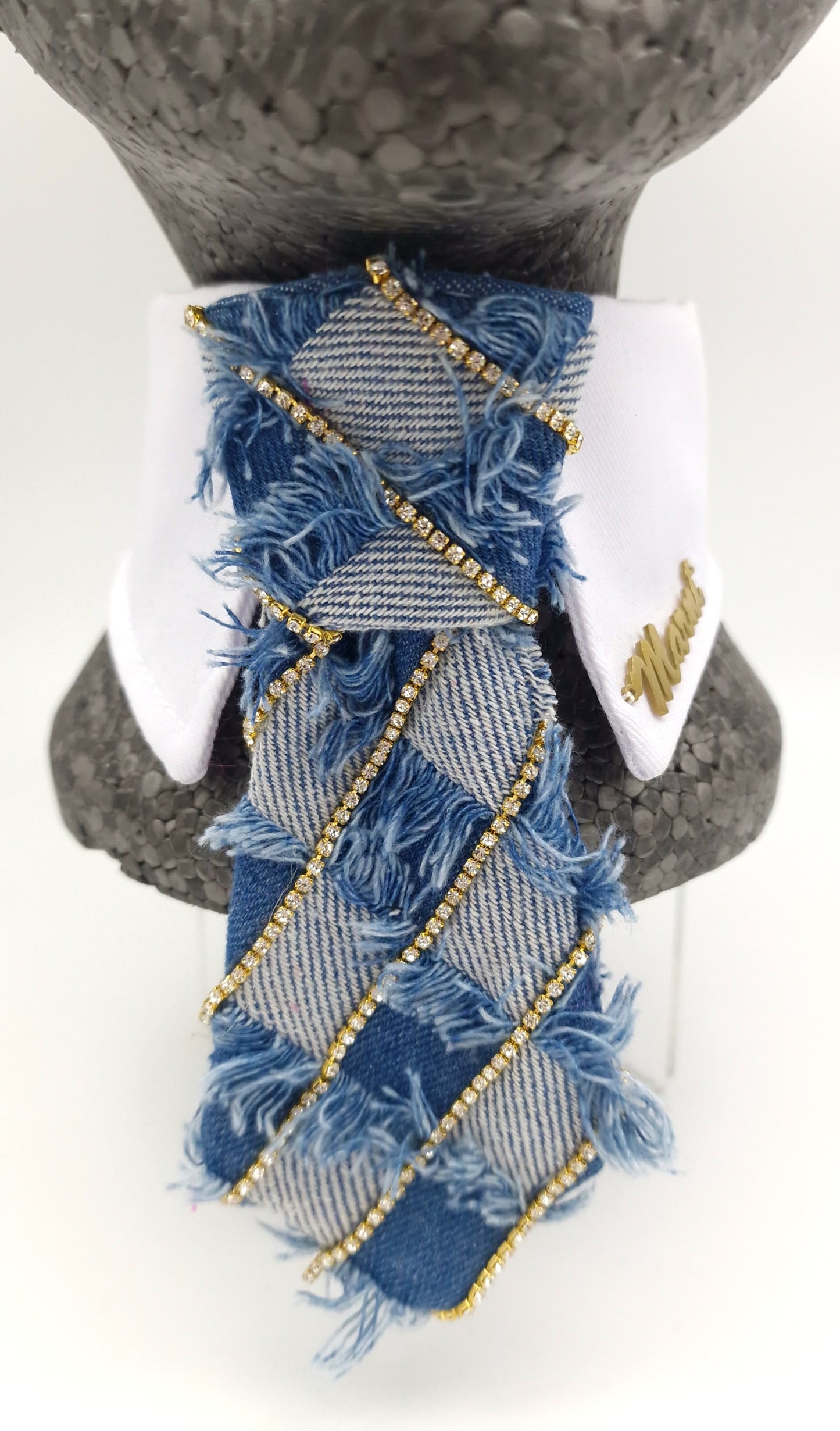 Shine like a diamond denim tie and collar - The interchangeable tie system