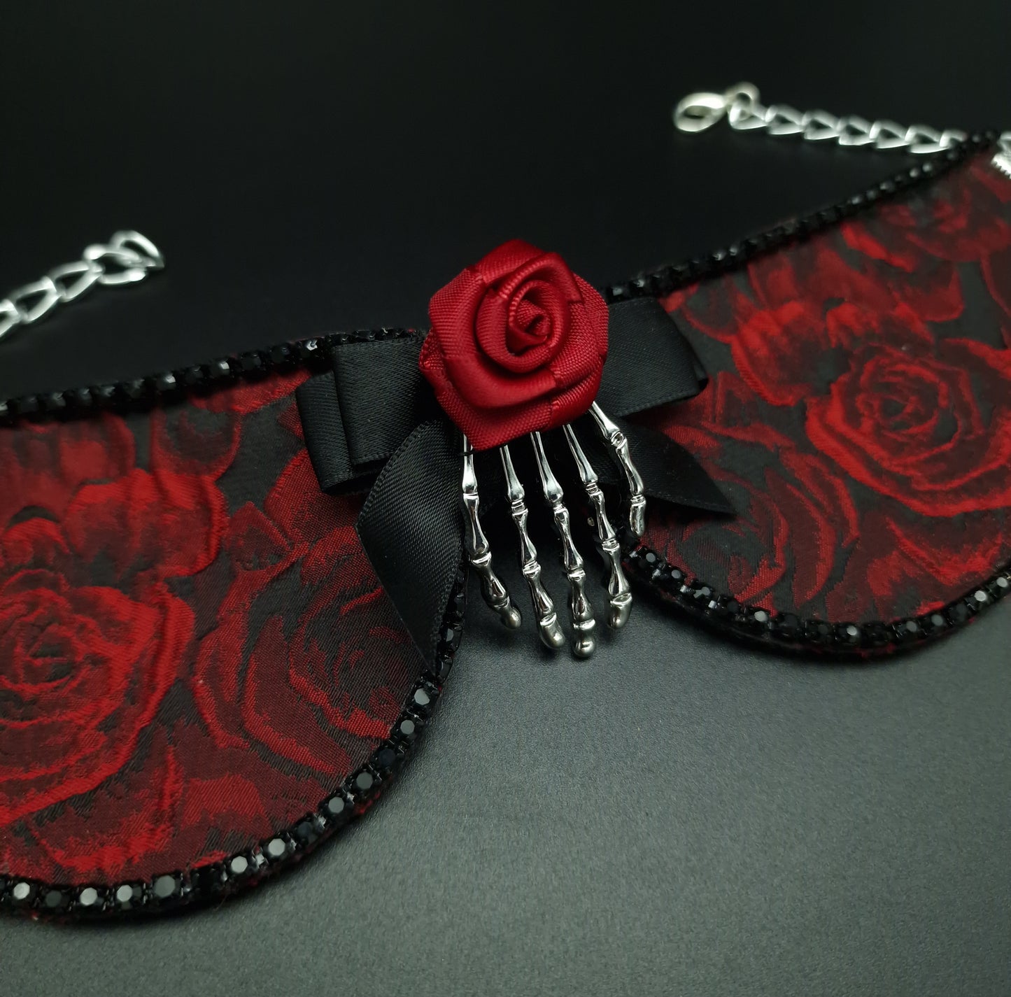 The red rose collar with skeleton hand centre- The interchangeable System
