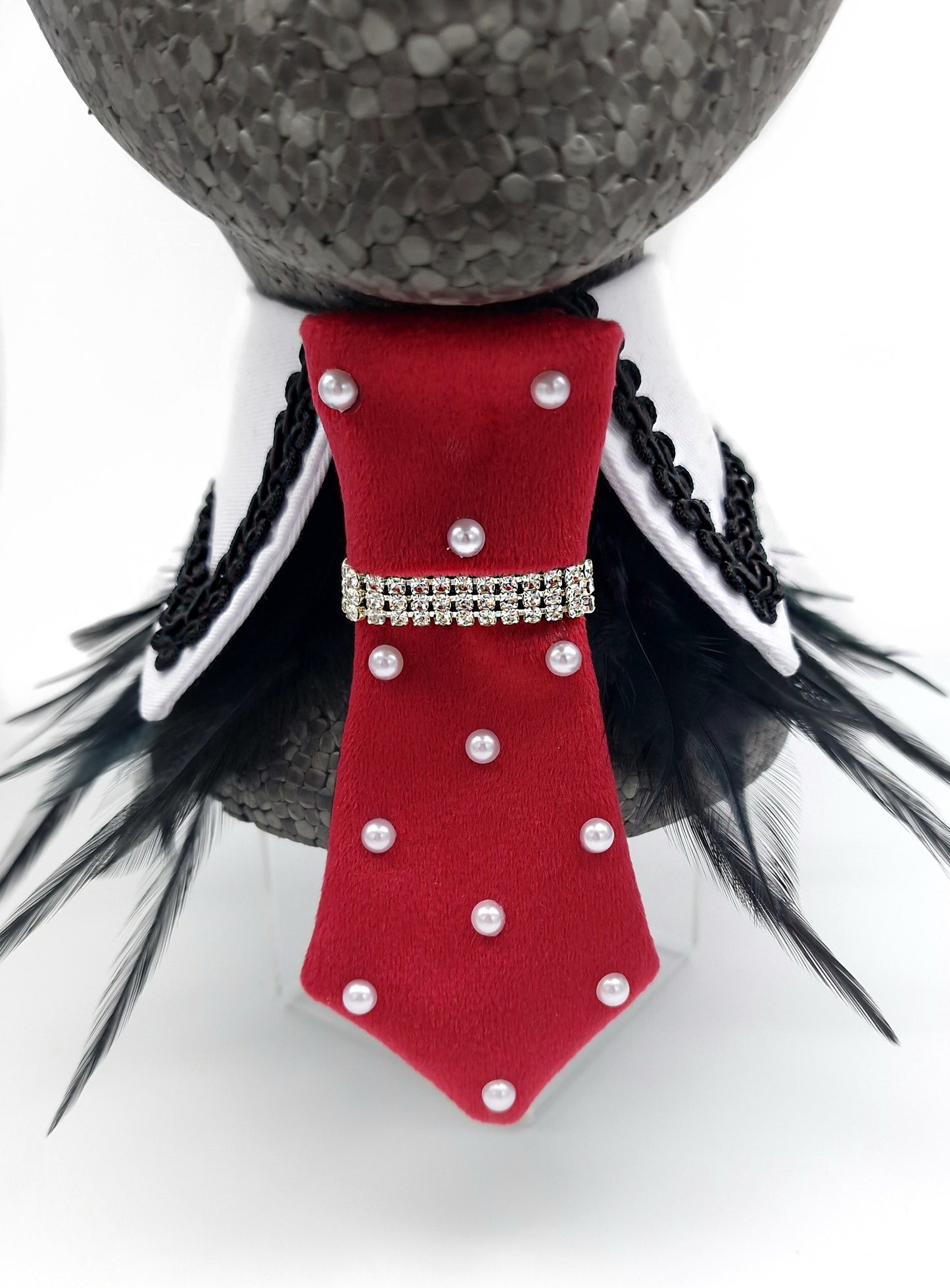 The Christmas pearl tie and Festive collar - The interchangeable tie system