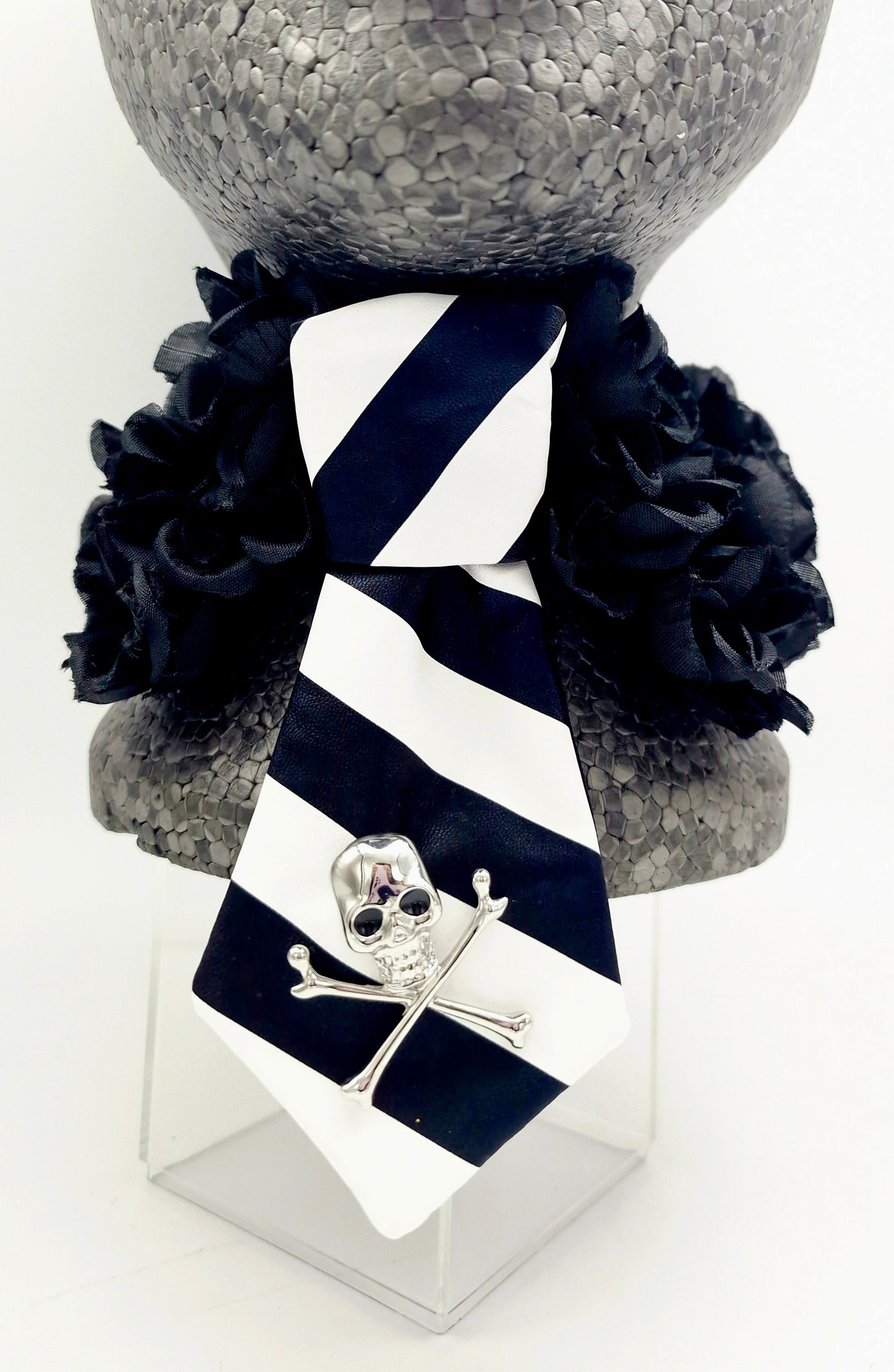 The Pirate collar and tie set - The interchangeable tie system