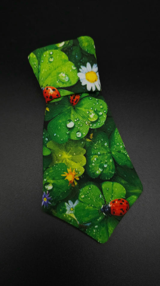 Spring clover tie